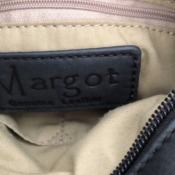 Margot Genuine Leather Crossbody bag - Picture 4 of 5